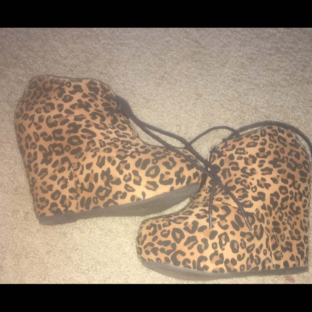 Stylish Leopard Wedges